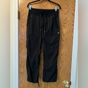 Lululemon dance studio crop pant sz 6